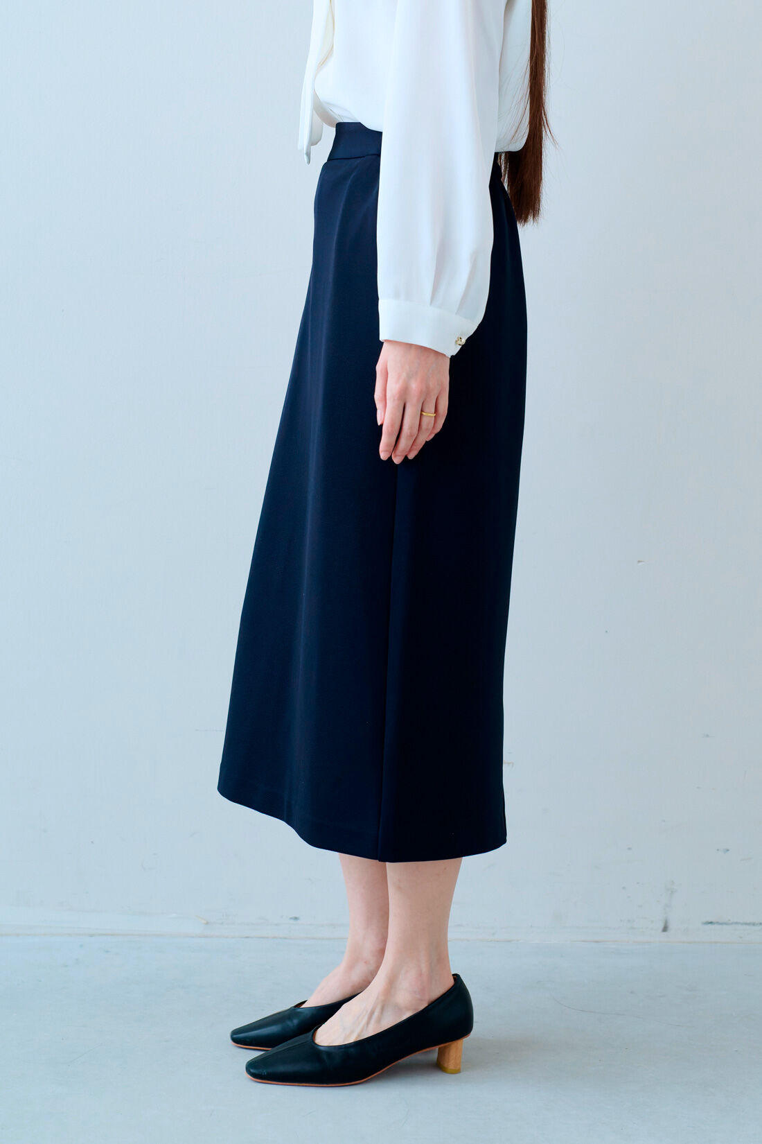 IEDIT［イディット］|花粉リリース UVカット 純紺 バレエフィット （R）  スカート 〈ダークネイビー〉のコーディネート
