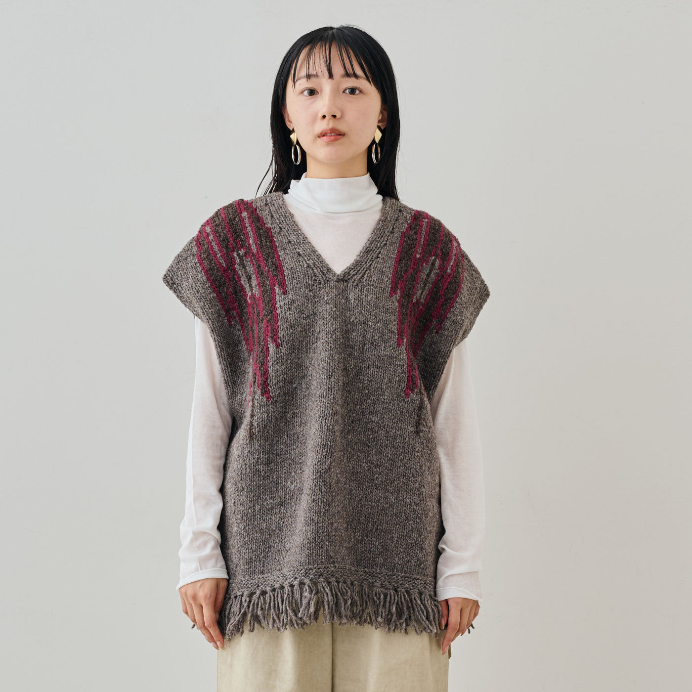 MEDE19F | ペルー手編み 民族柄ルーズニットベスト〈グレージュ〉