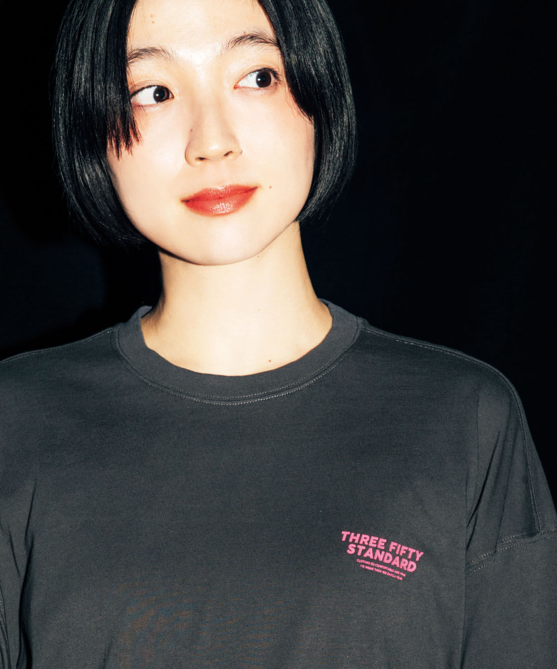 THREE FIFTY STANDARD|THREE FIFTY STANDARD　旭山動物園・ボルネオの森応援商品　マヌルネコTシャツ〈チャコールグレー〉