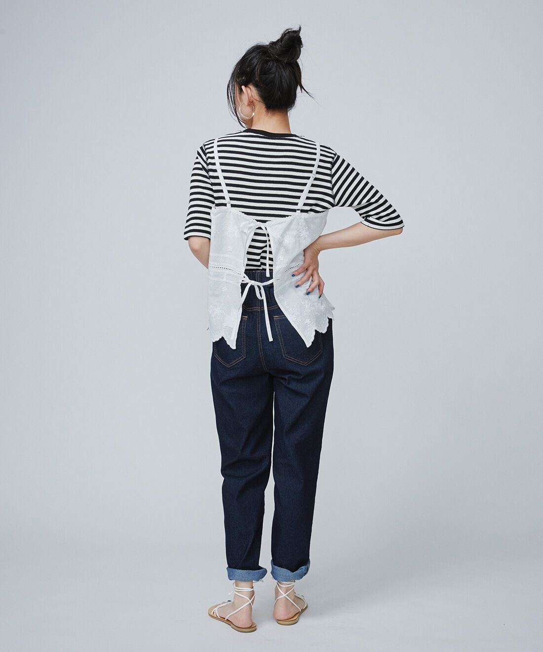 Live in  comfort|オーガニックコットンで仕立てた ボーダーワッフルトップスと大人の毎日に寄り添う ストレッチ キャロパード デニムのコーディネート