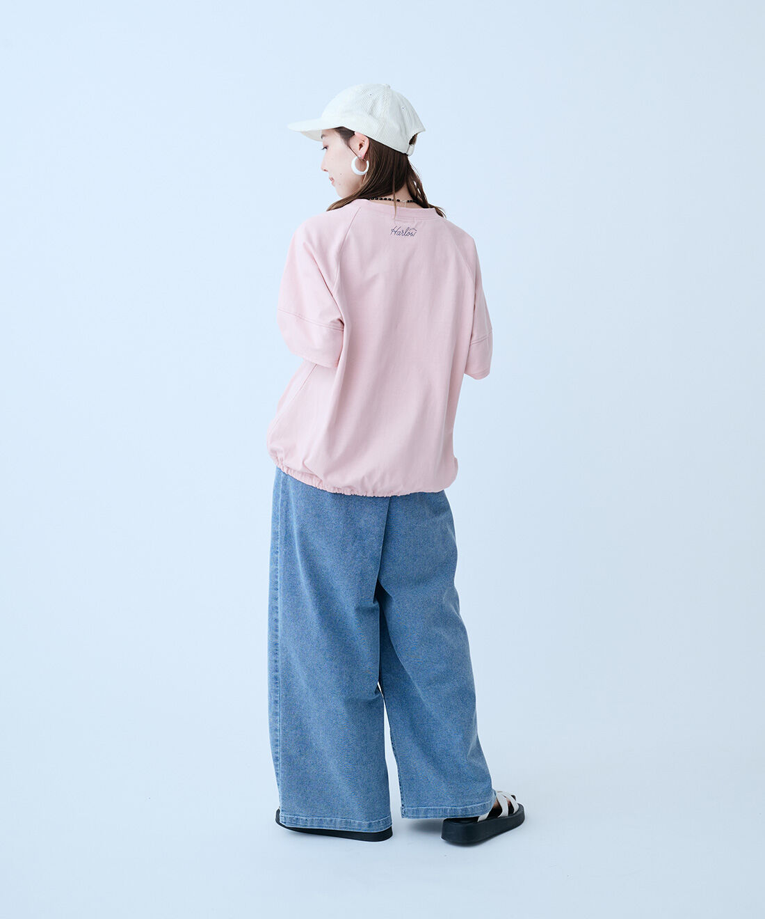 THREE FIFTY STANDARD|ハーロウアイスクリームさん涼やか アイスコットンフレーバー トップスとくぼっち アクセ感覚で映えるっくしゅくしゅショルダーバッグ〈ブルー〉のコーディネート