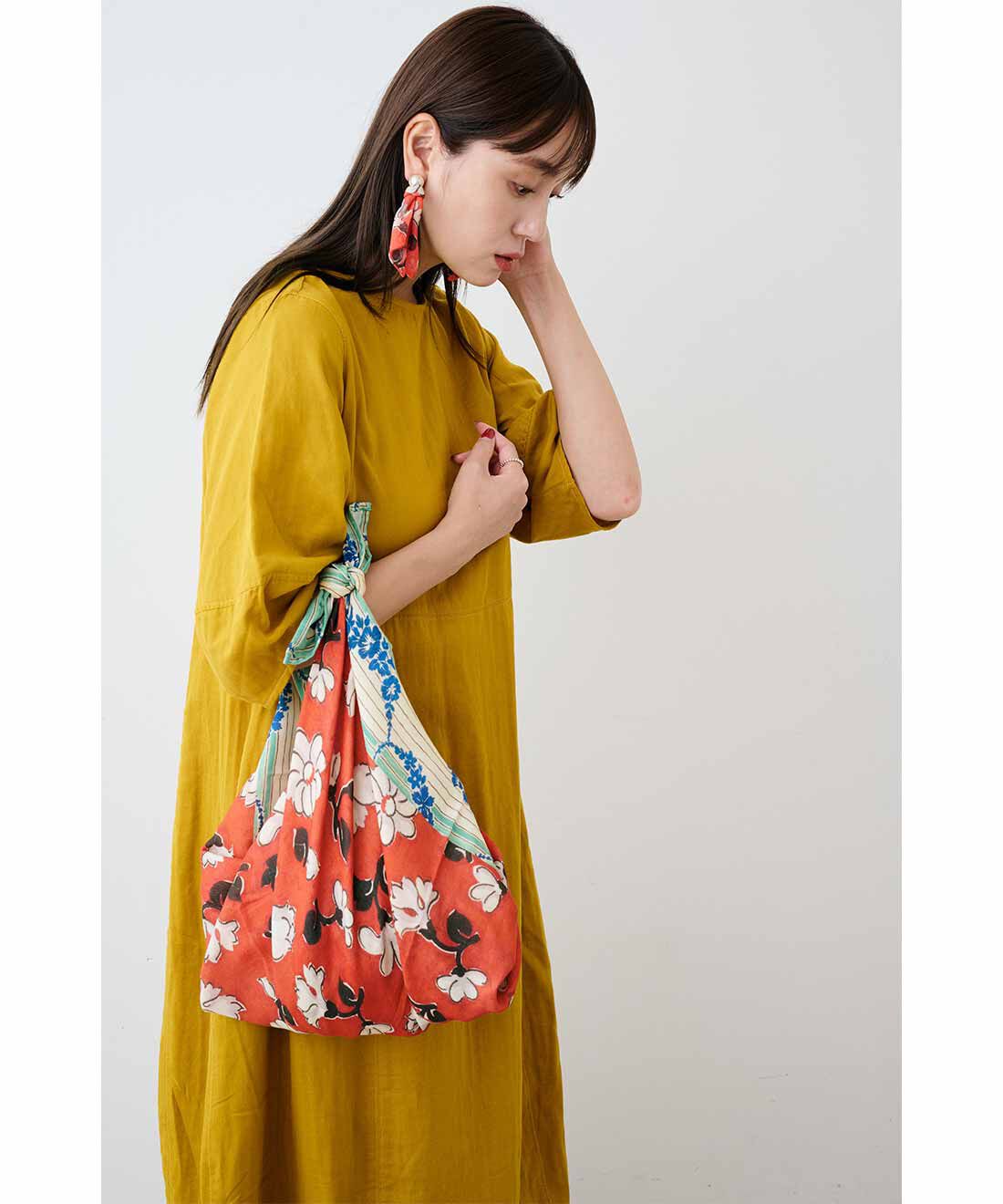 mensha!|ガーゼでドレスアップコクーンワンピ－ス〈トパーズイエロー〉とヴィンテージライクな 大判ダブルガーゼスカーフと〈ガーゼ〉カットソー レイヤードスカートのコーディネート