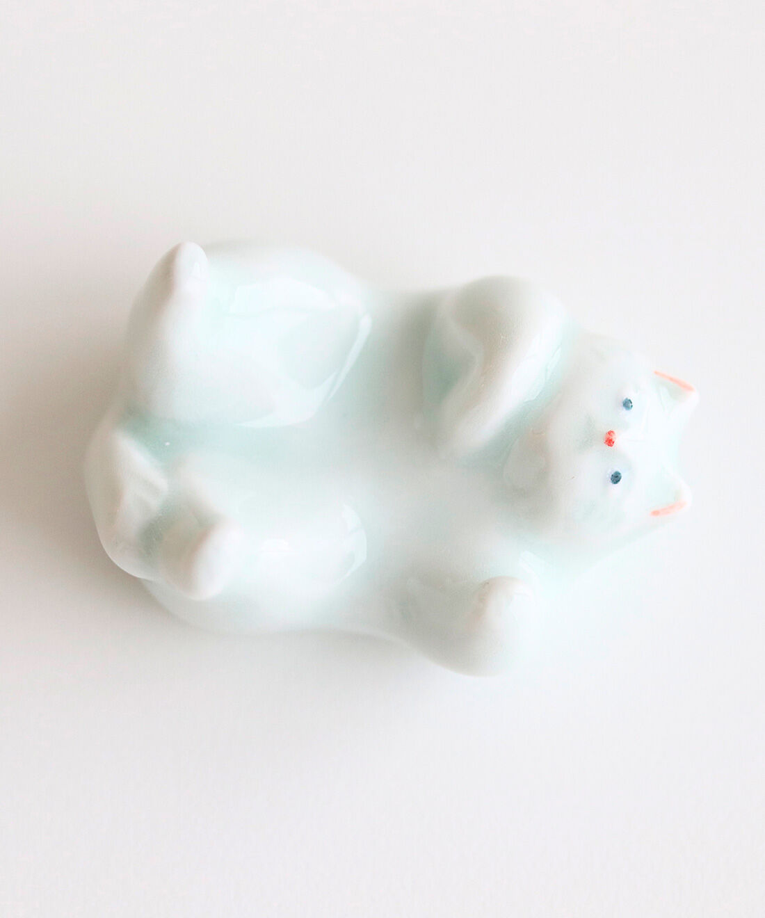 フェリシモの雑貨 Kraso | 猫 箸置き ごろり〈白〉