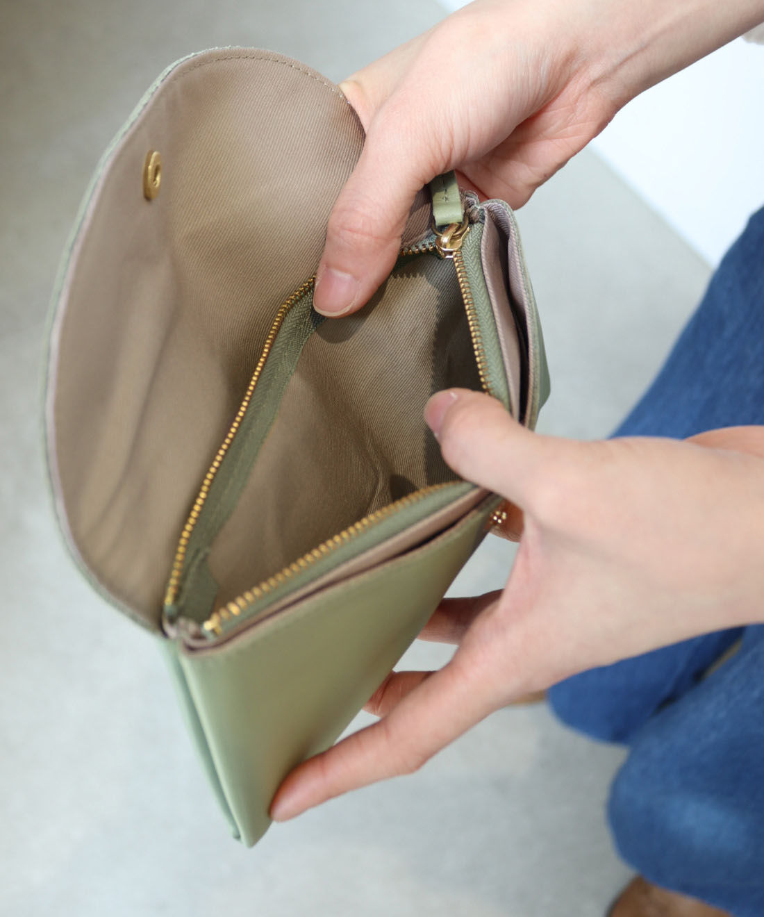 フェリシモの雑貨 Kraso|大阪の財布工房が作った オッティモウォレット〈ローリエグリーン〉[本革 財布：日本製]